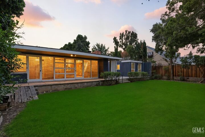 Property Photo:  3031 20th Street  CA 93301 