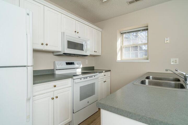 Property Photo: 1111 Patrick Henry Pl VA 22802