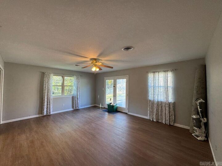 Property Photo:  1000 W 17th Terrace  AR 72801 