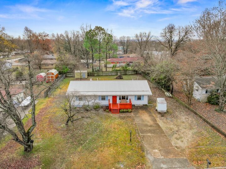 Property Photo: 438 Glenstone Drive AR 72653