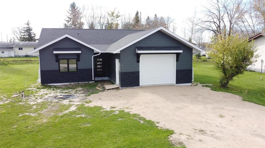 Property Photo:  318 First Avenue  MB R0A 2K0 