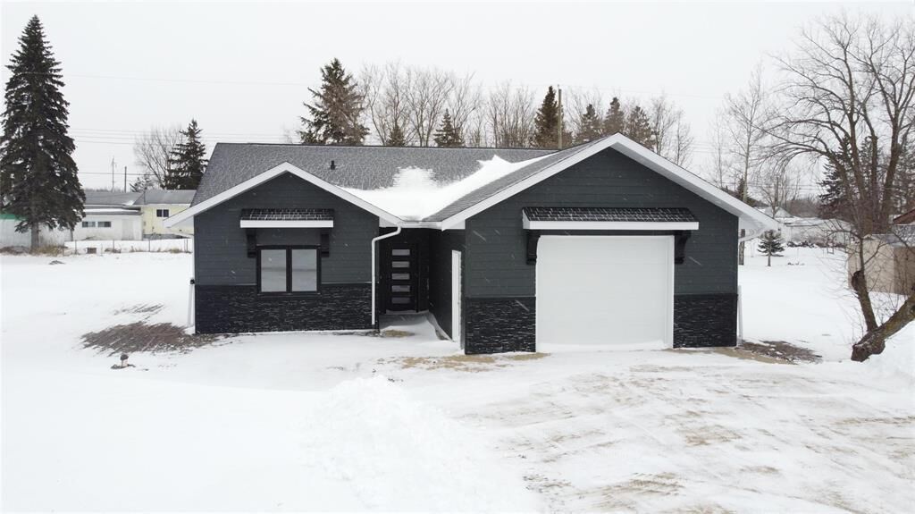 Property Photo:  318 First Avenue  MB R0A 2K0 