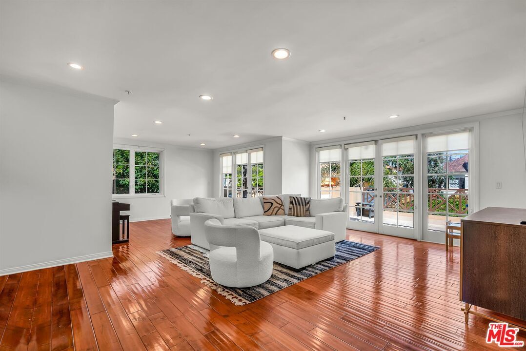 Property Photo: 10555 Ashton Ave CA 90024