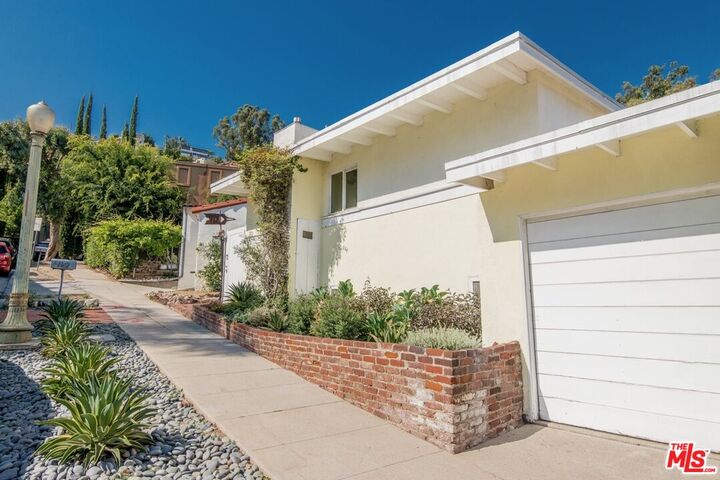 Property Photo:  1342 Miller Dr  CA 90069 