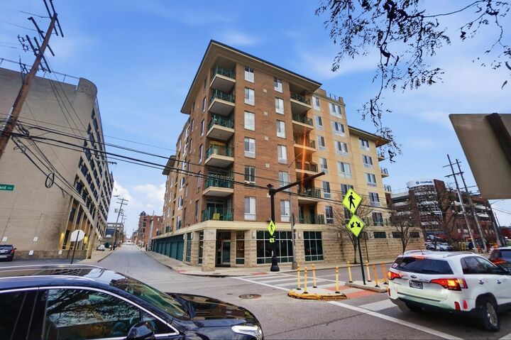 Property Photo: 196 S Grant S Avenue OH 43215