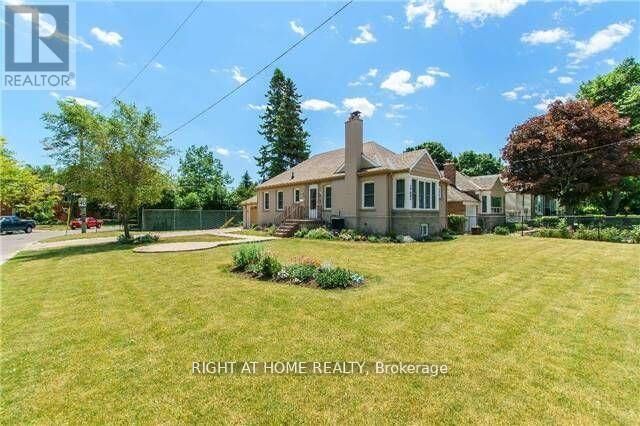 Property Photo:  2913 Kingston Road  ON M1M 1N6 