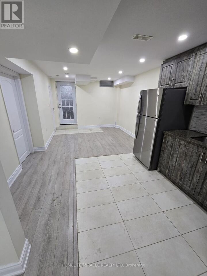 Property Photo:  6 Padbury Trail  ON L7A 4M3 