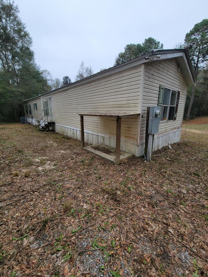 Property Photo: 42 White Creek Road FL 32455
