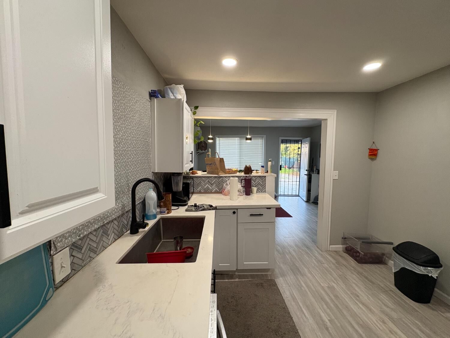 Property Photo:  5203 W Mission Avenue  CA 93722 
