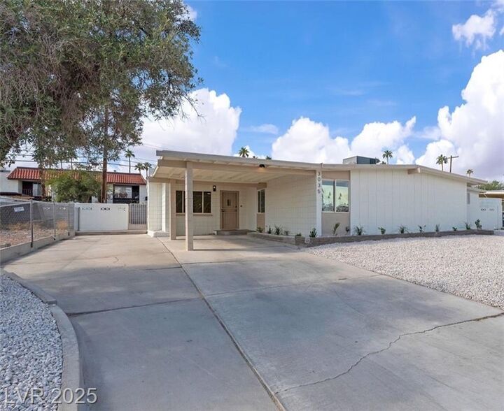 Property Photo: 3035 La Canada Street NV 89169