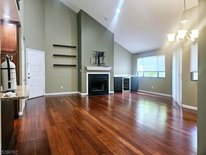 Property Photo: 272 Redwood Ct 10 NJ 07446