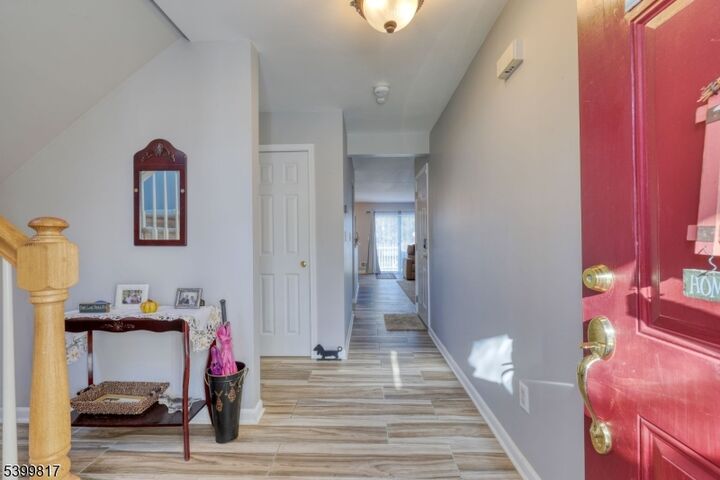 Property Photo:  9 Crestmont Ct  NJ 07419 