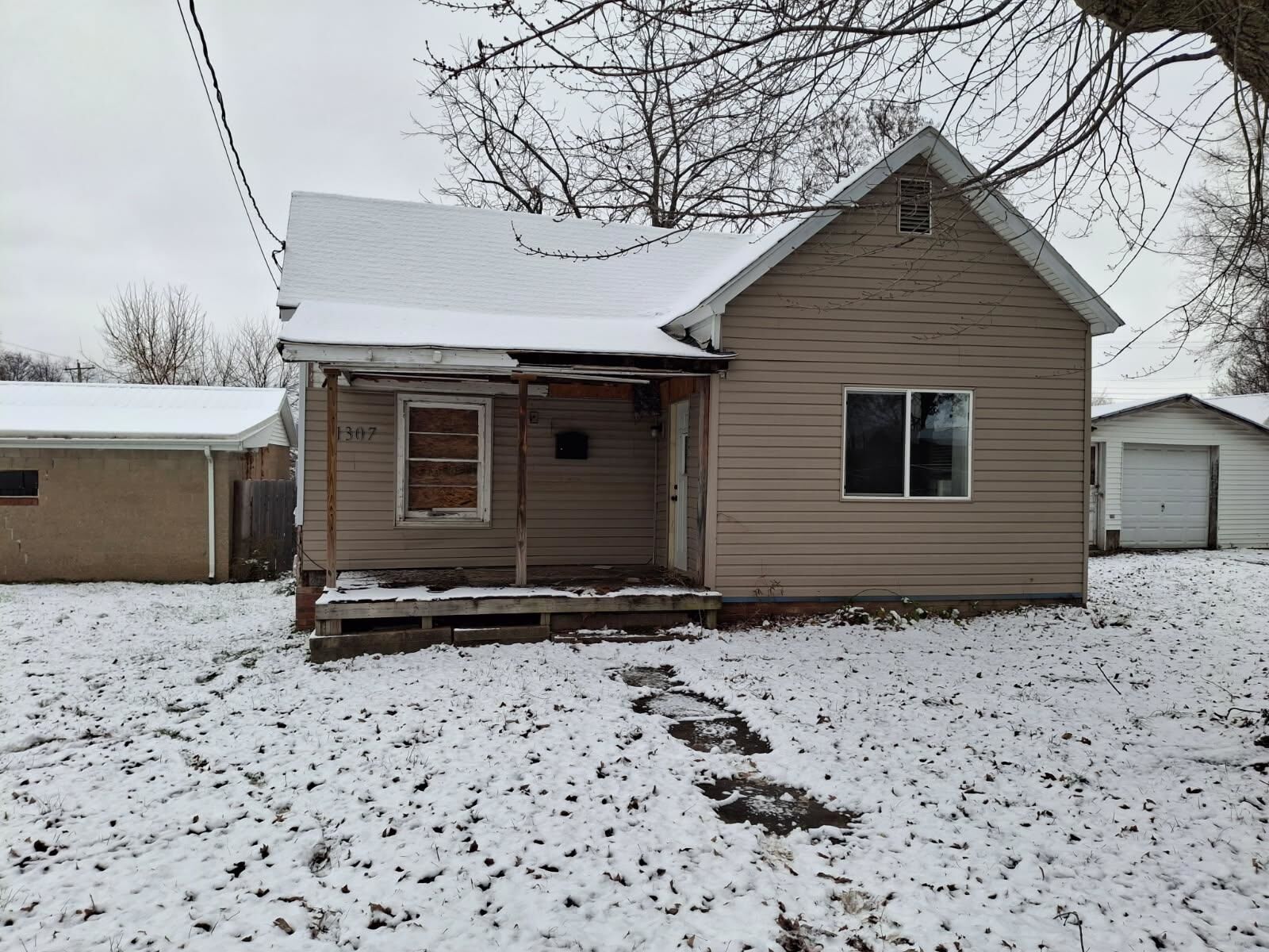 Property Photo:  1307 Loeb St  KY 42420 