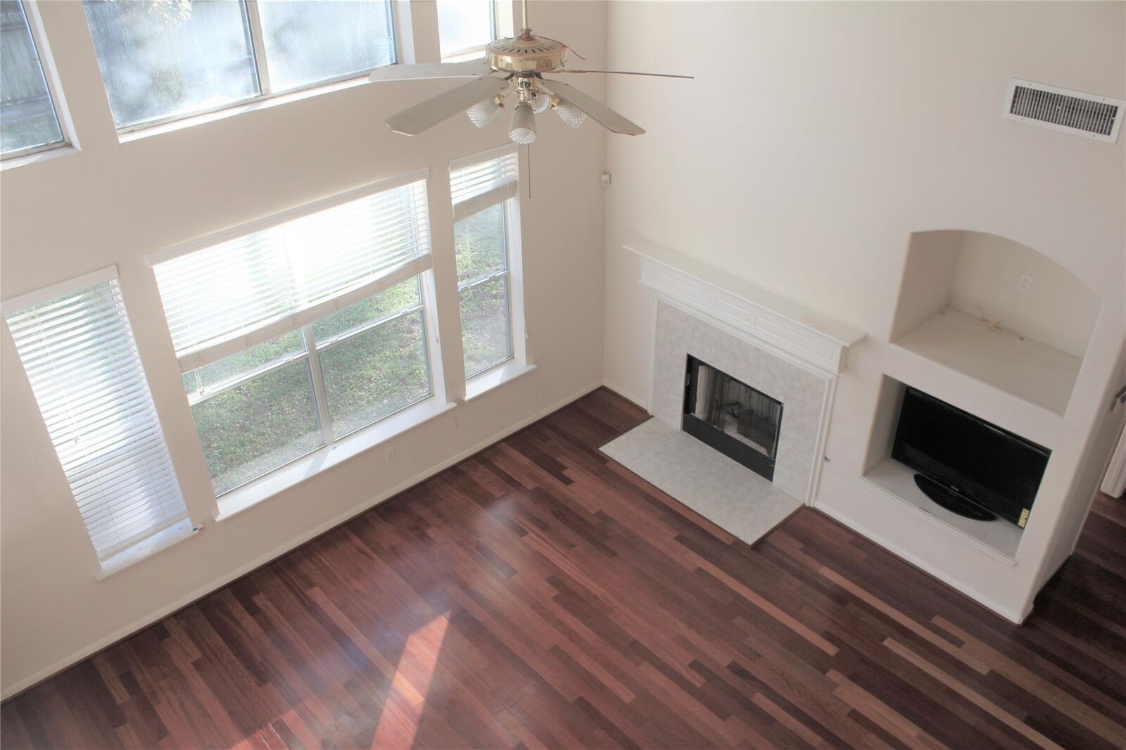 Property Photo:  71 N Brooksedge Circle  TX 77382 