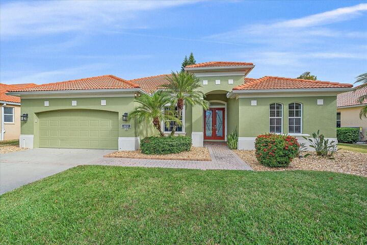 Property Photo: 6619 Pinefeather Court FL 34203