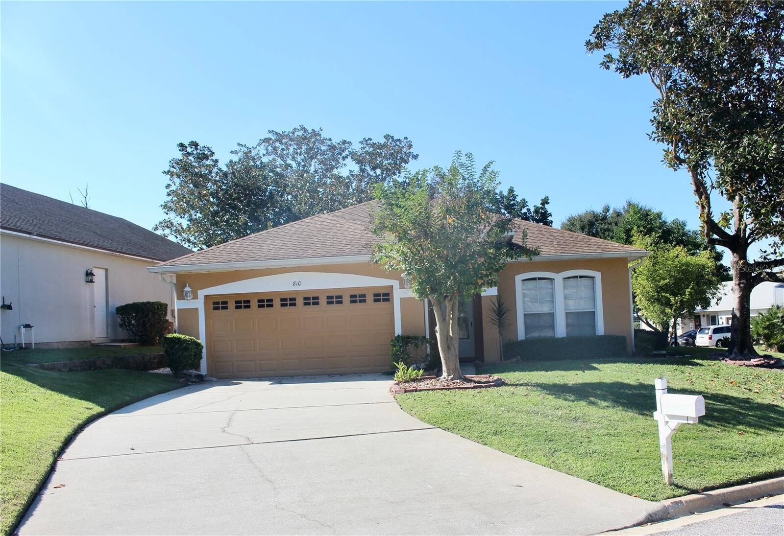 Property Photo:  810 Hillside Drive  FL 32712 