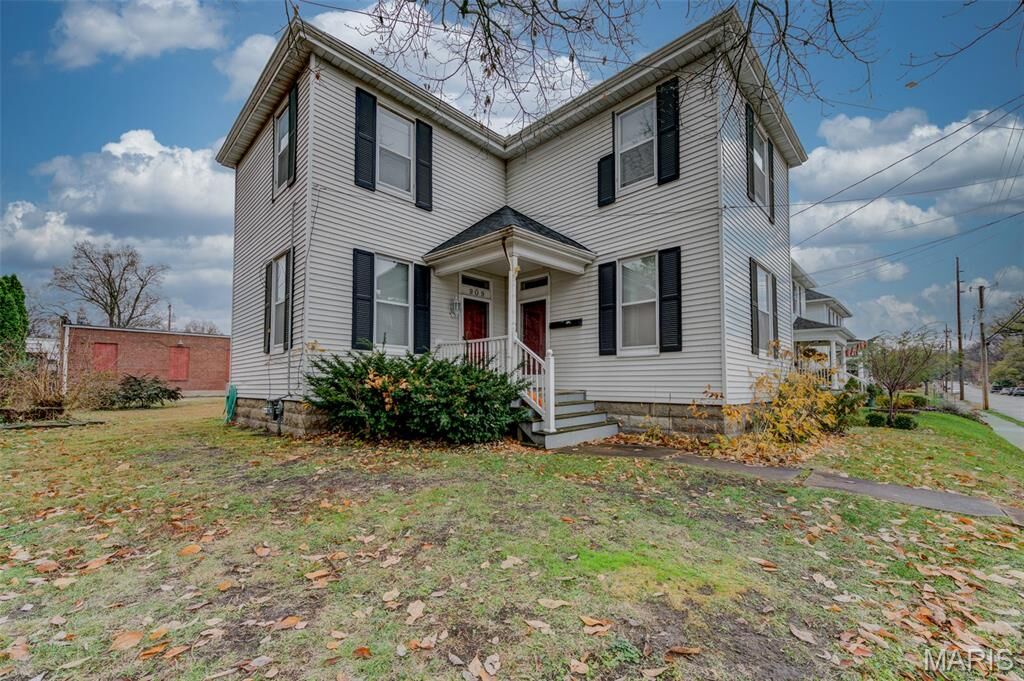 Property Photo:  909 Madison Street  MO 63301 