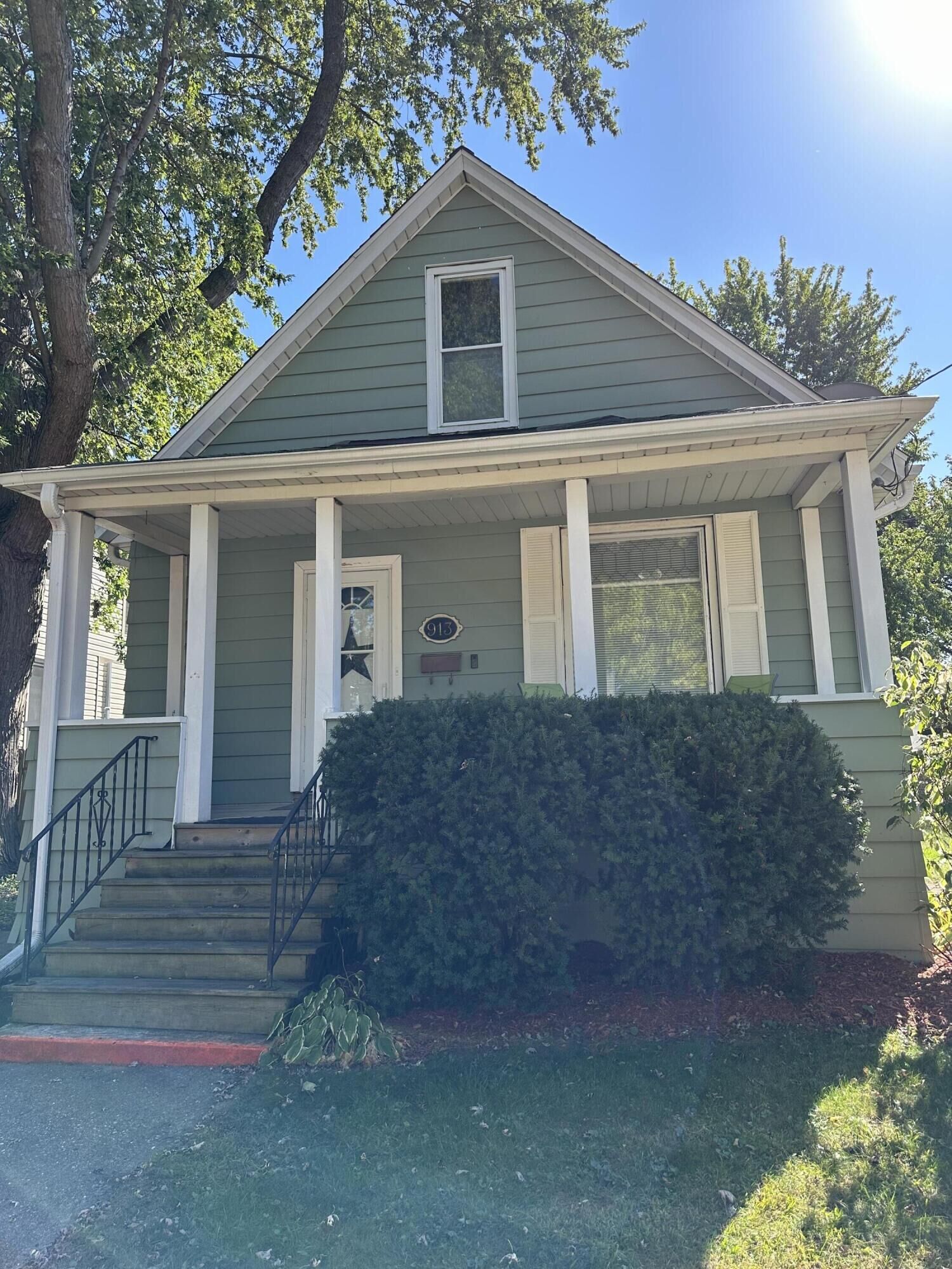 Property Photo: 913 69th St WI 53143