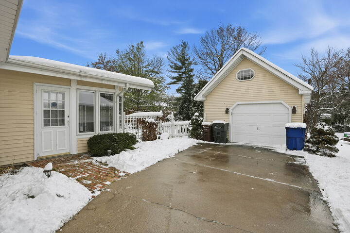 Property Photo: 2451 Hawthorne Road IL 60430