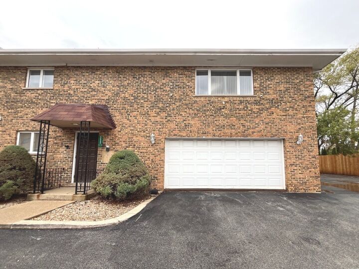 Property Photo: 6632 W 95th Street 2C IL 60453