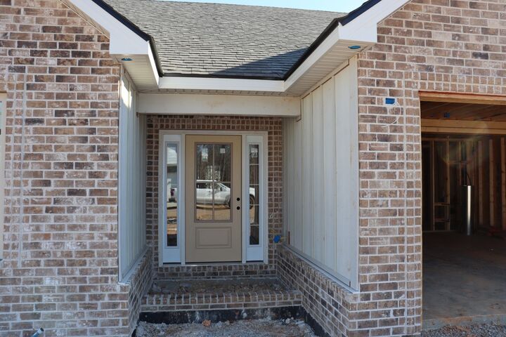 Property Photo: 615 Willow Park Dr TN 37043