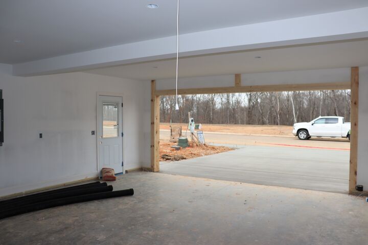 Property Photo:  615 Willow Park Dr  TN 37043 