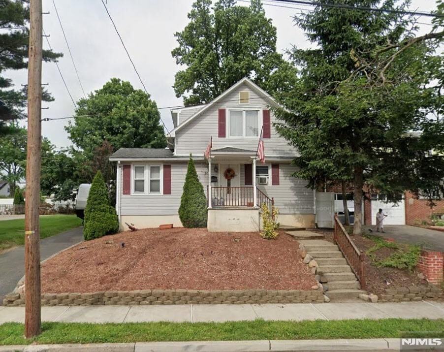 Property Photo:  52 Rosedale Avenue  NJ 07407 