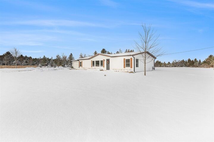Property Photo: 6025 Pickerel Lake Rd MI 49770