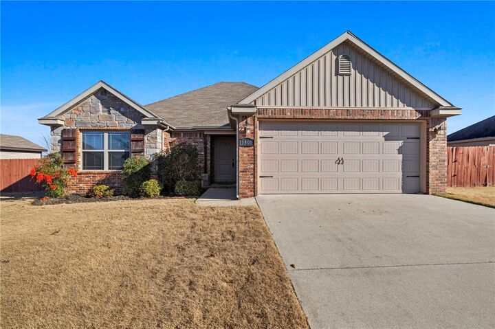 Property Photo: 1301 Arkansas Lane AR 72753