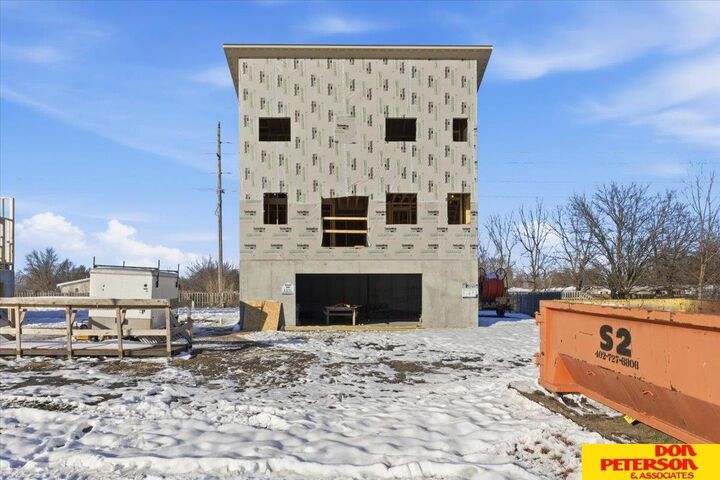 Property Photo:  506 Hidden Meadows Drive  NE 68025 