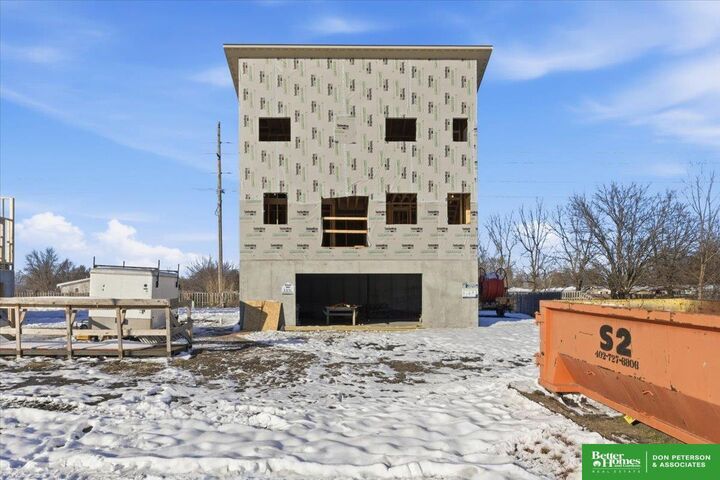 Property Photo:  506 Hidden Meadows Drive  NE 68025 