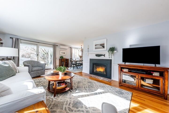 Property Photo:  142 Chestnut St  MA 02601 