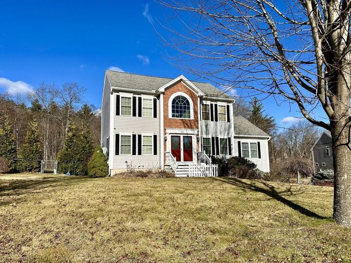 Property Photo:  204 Roosevelt St  MA 01420 