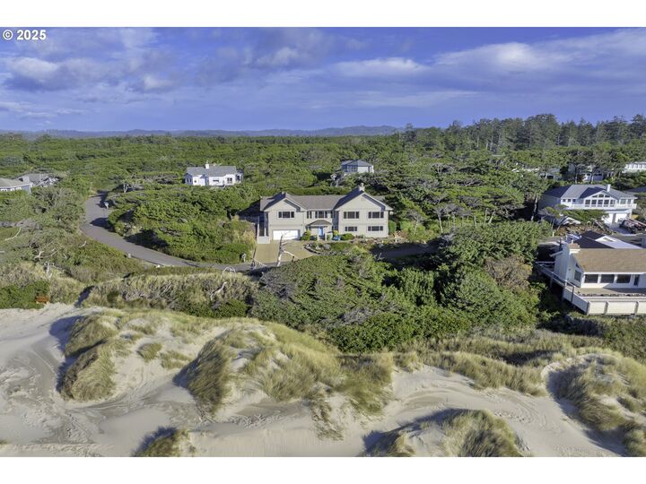 Property Photo: 88765 Shoreline Loop OR 97439