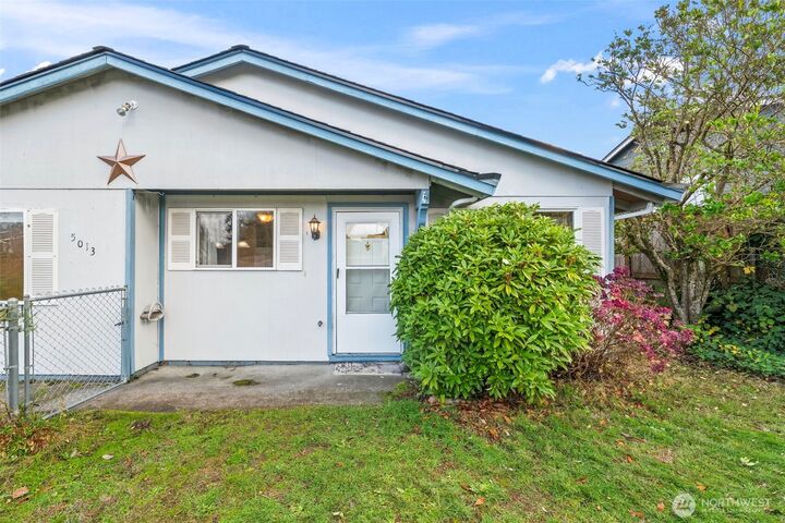 Property Photo:  5013 N Whitman Street  WA 98407 