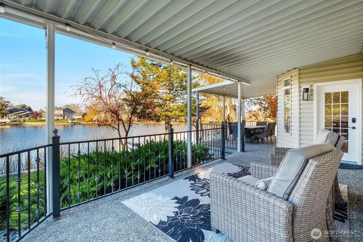 Property Photo:  506 S Sandalwood Place  WA 98837 