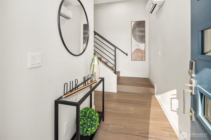 Property Photo:  4572  22nd Avenue SW  WA 98106 