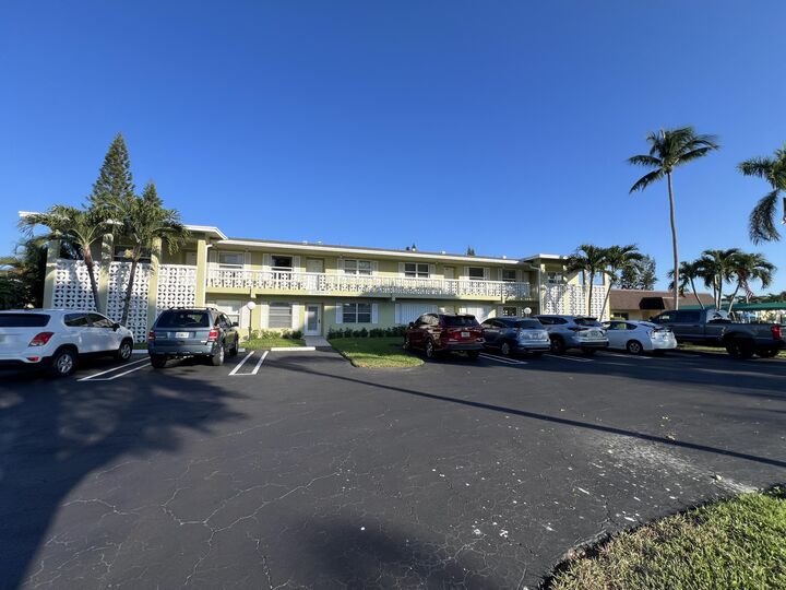 Property Photo: 1150 Boxwood Drive 202 FL 33445