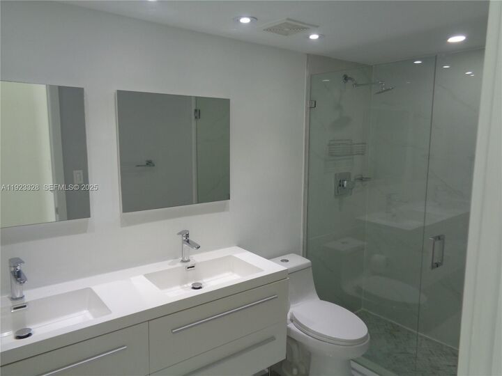 Property Photo:  780 NE 69th St 1601  FL 33138 