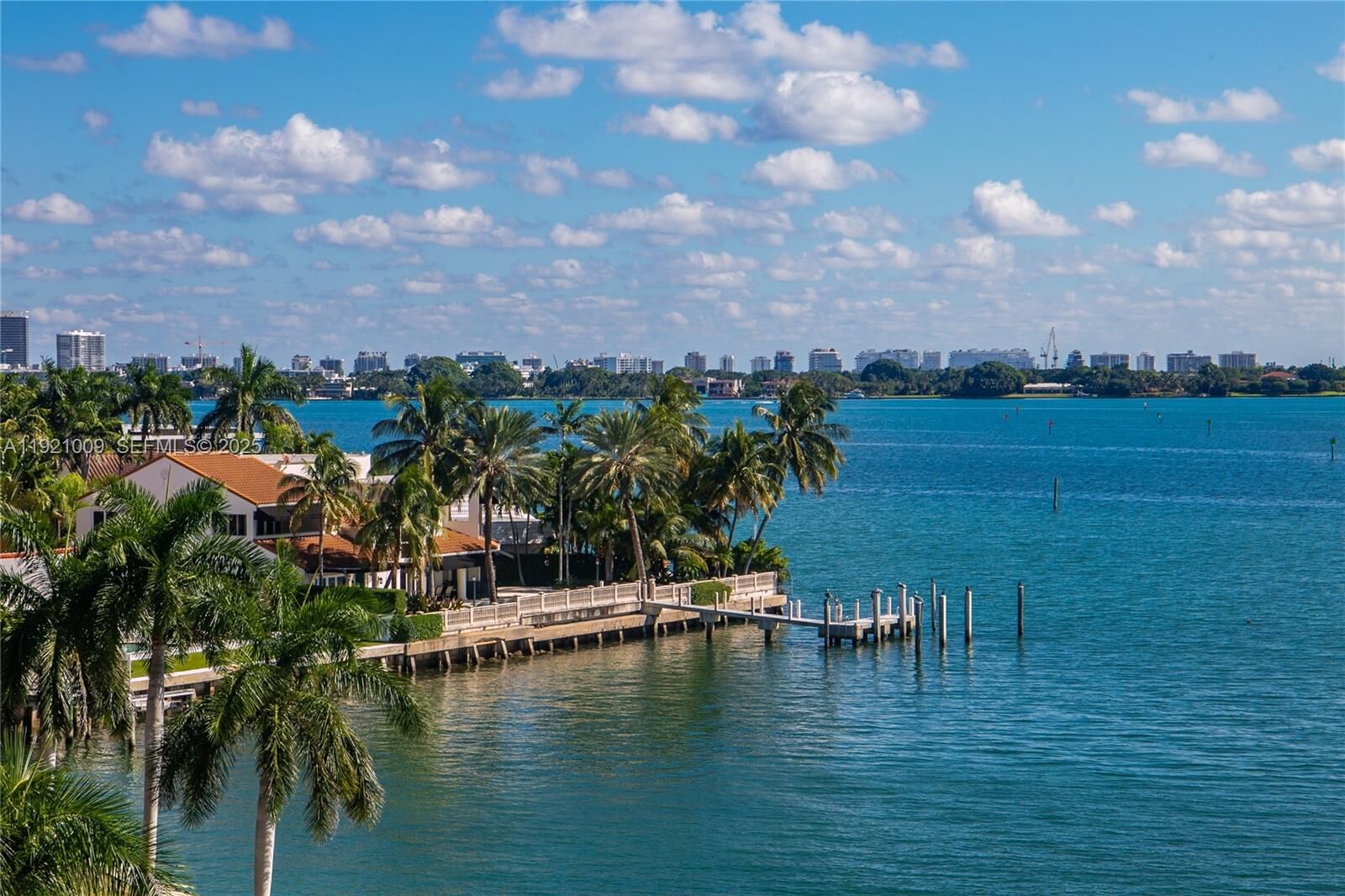 Property Photo:  1800 NE 114th St 603  FL 33181 