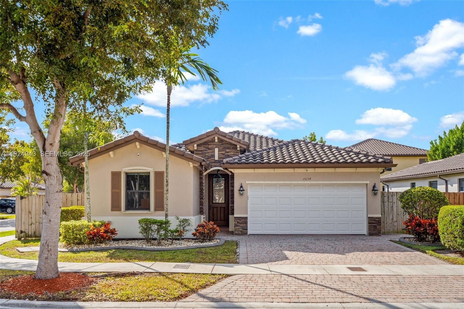 Property Photo: 15154 SW 118th St FL 33196