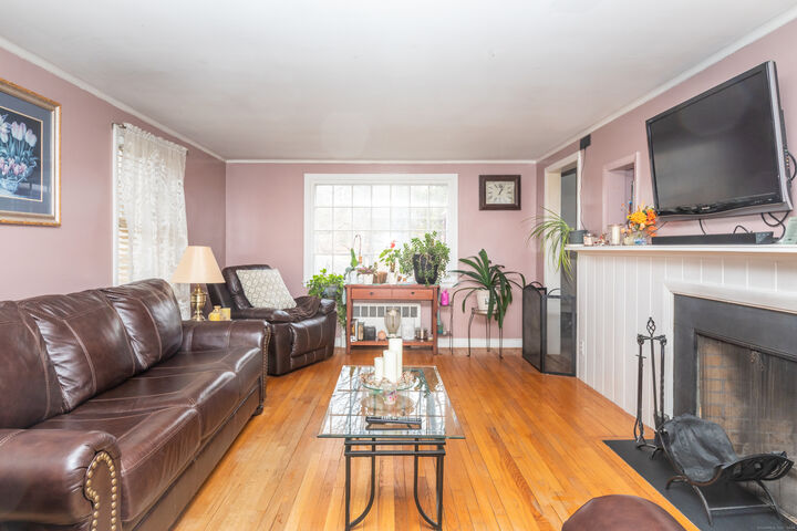 Property Photo: 8 Hickory Hill Road CT 06052