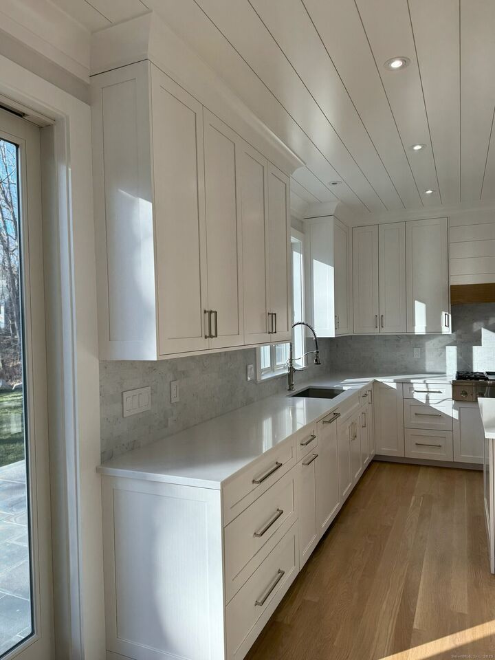 Property Photo:  109 Signal Hill Road  CT 06897 