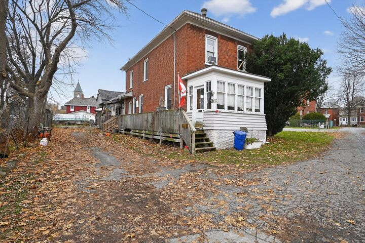 16 Mary Street N  Smiths Falls ON K7A 3R8 photo