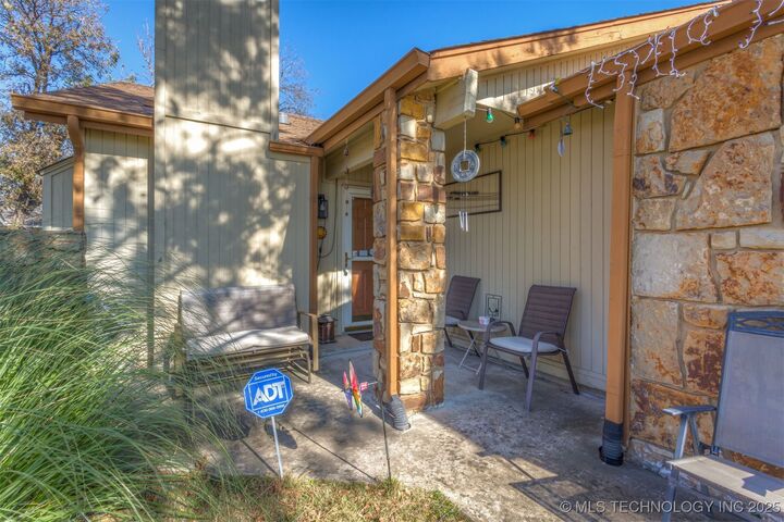 Property Photo: 11131 E 17th Place OK 74128