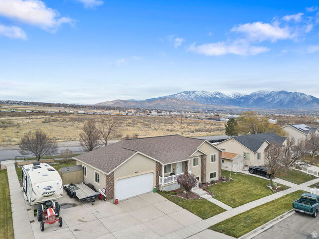 Property Photo: 888 W Red Hen UT 84045
