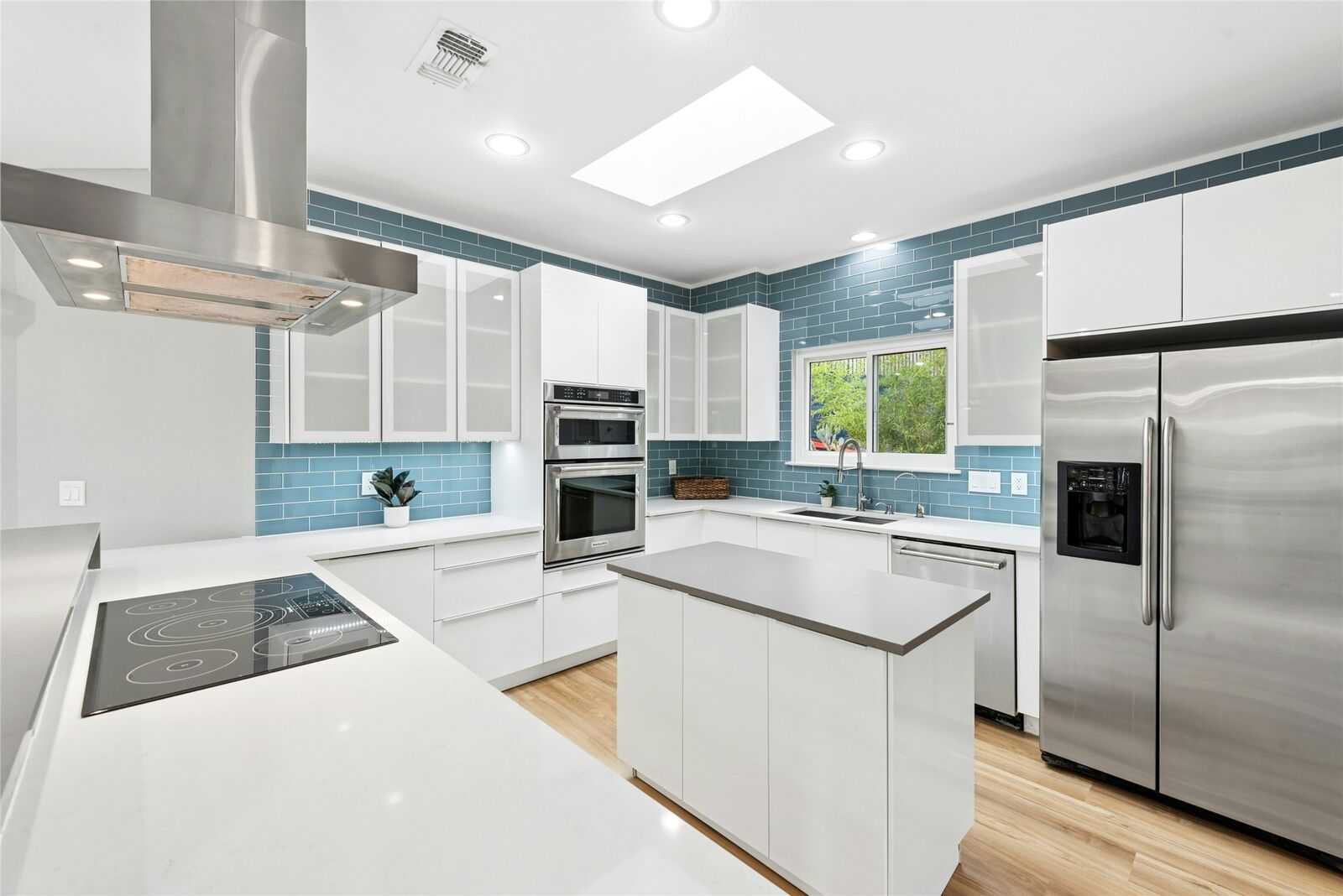 Property Photo:  304 Palos Verdes Drive  TX 78734 