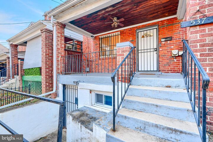 Property Photo:  537 42nd Street NE  DC 20019 