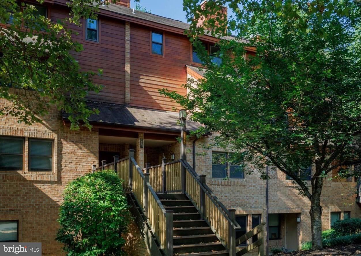 Property Photo:  7505 Weather Worn Way E  MD 21046 