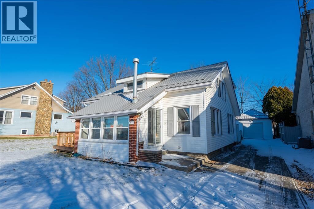 Photo de la propriété:  4300 St Clair Parkway  ON N0N 1B0 